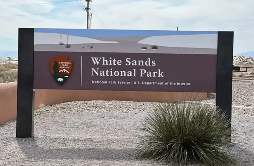 white sands national park sign