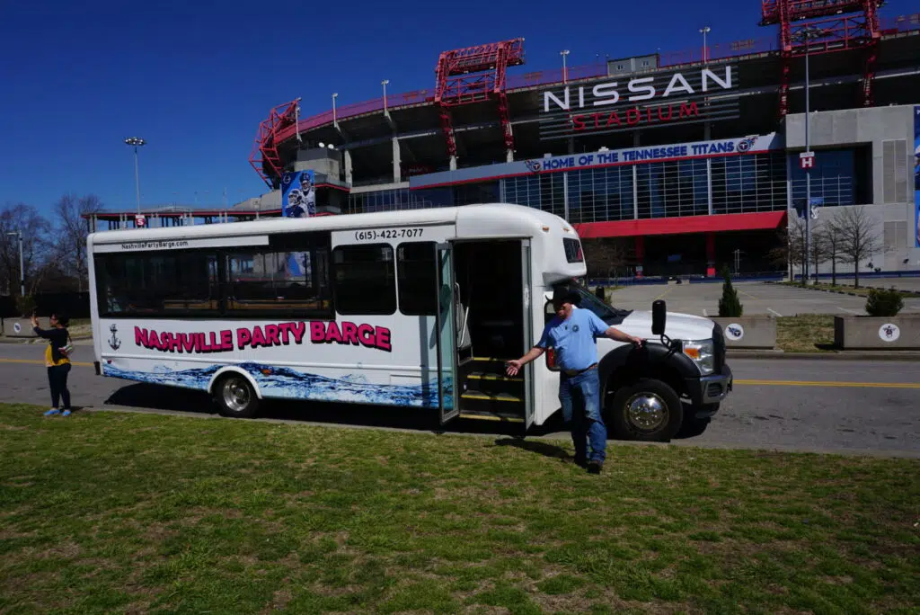 Nashville Party Barge, Murals and Mimosas