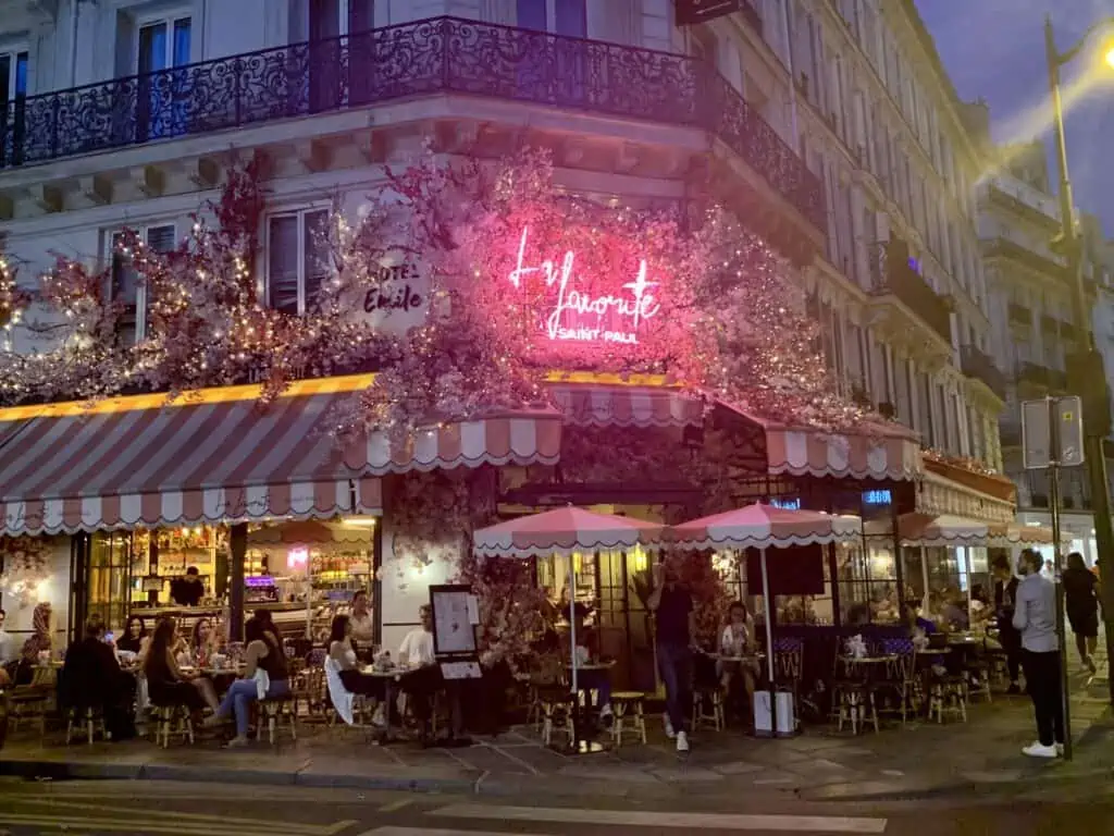 Le Marais Neighborhood