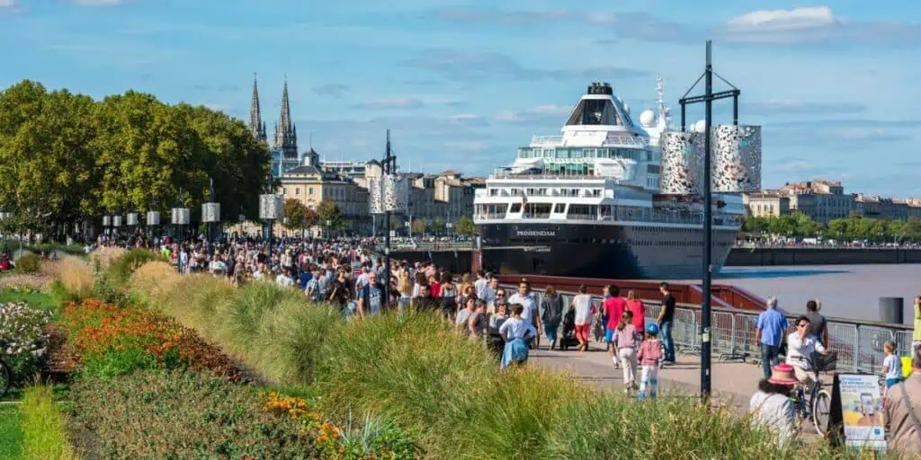 Quays - Bordeaux, France