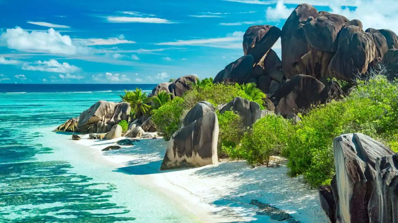 Paradise Island on Seychelles (1)