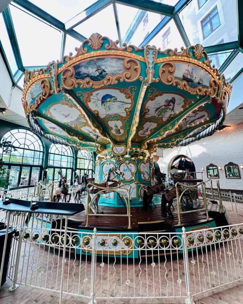 Карусель в отеле Liseberg Grand Curiosa