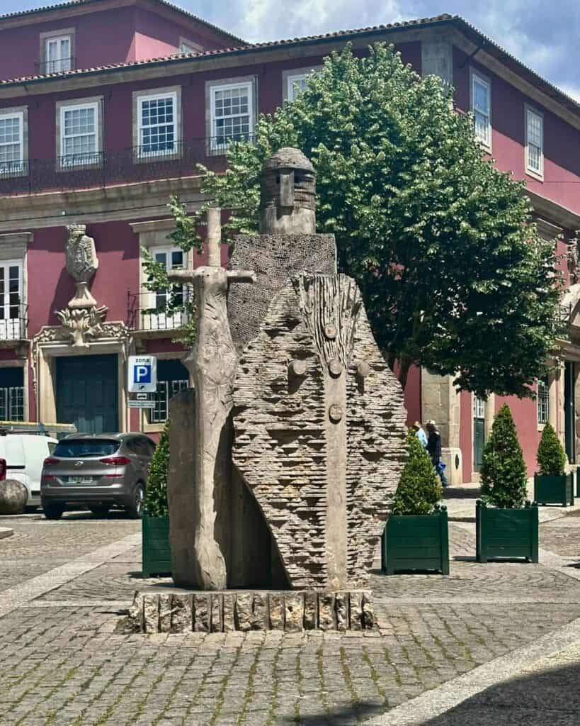 Estatua de Alfonso Henriques en Guimarães