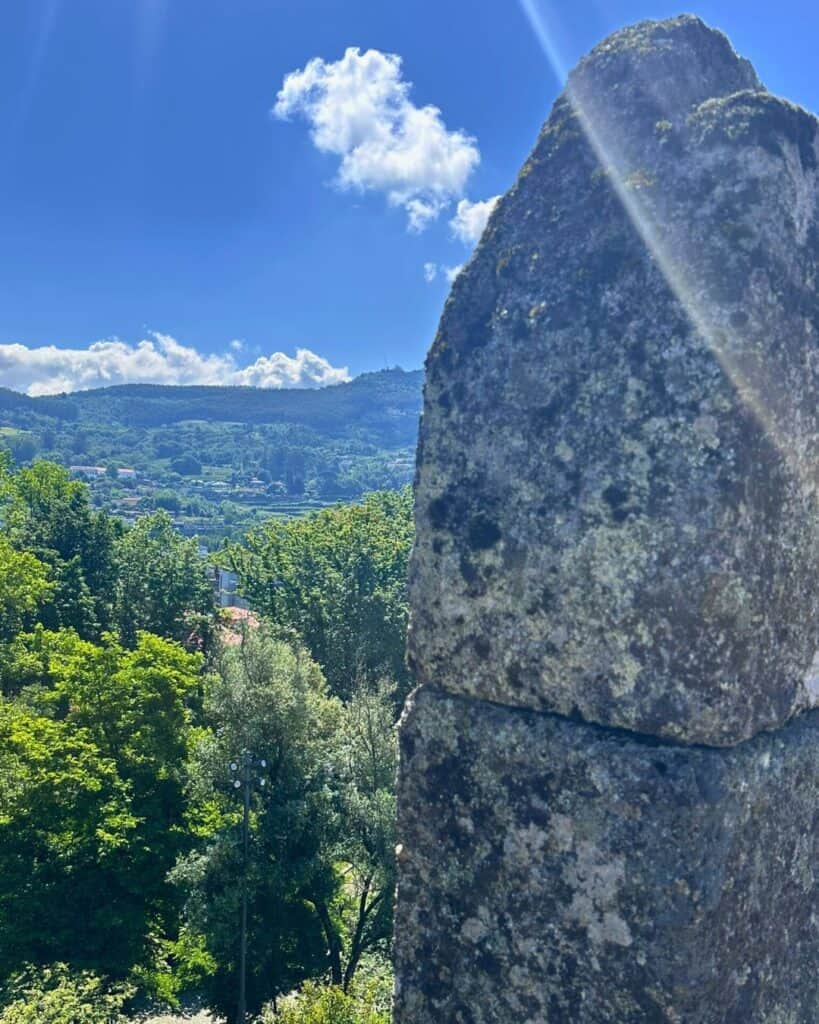 Vistas desde el Castillo de Guimarães en Portugal