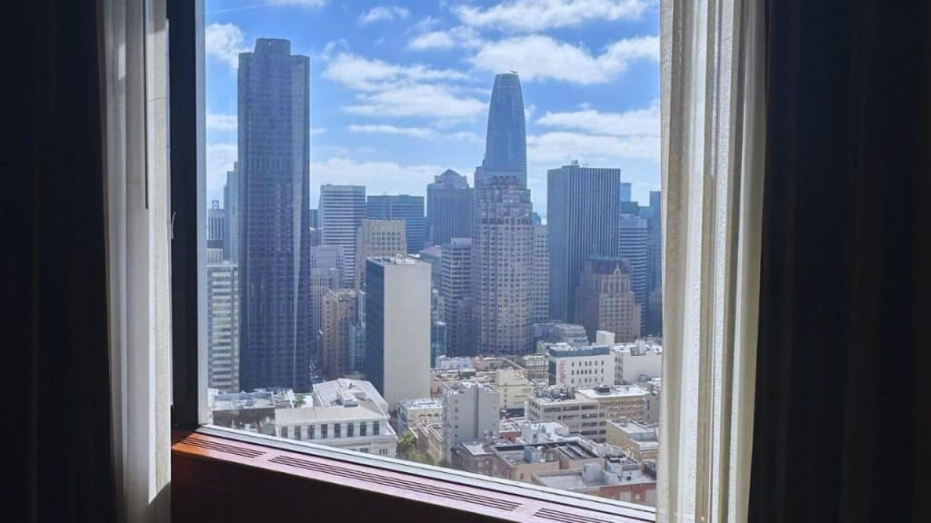 Vista do quarto InterContinental Mark Hopkins