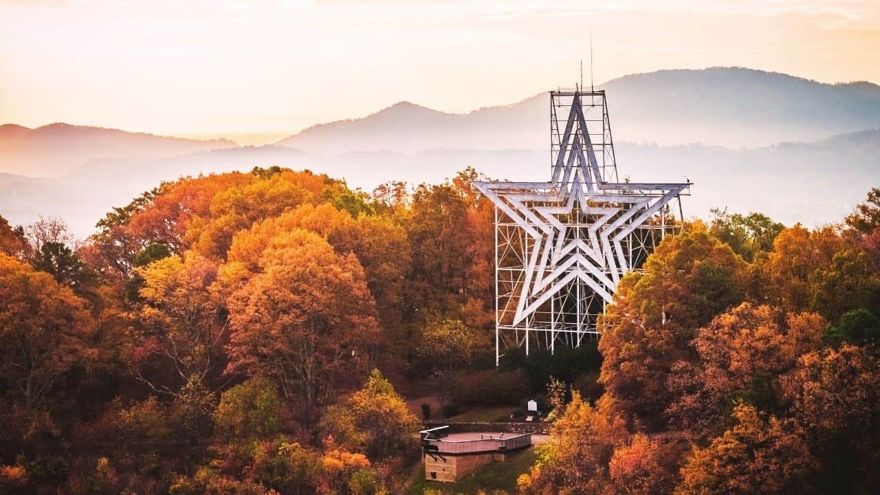 USA Today Names Roanoke One of the Best Places for Fall Colors in U.S.