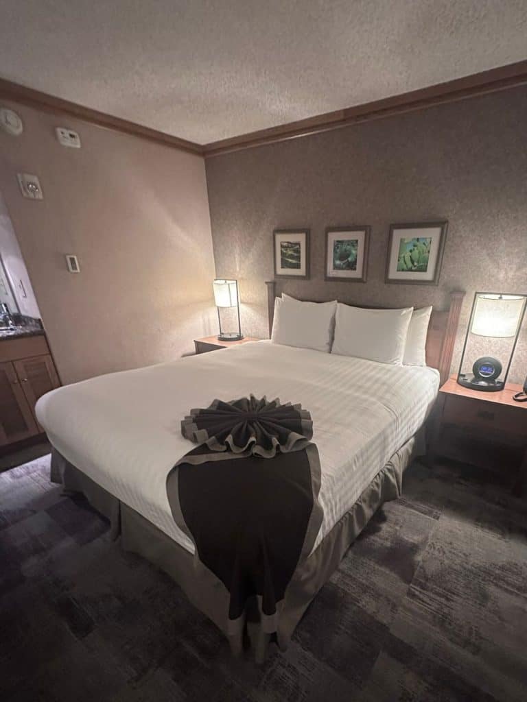 Quarto no Cavalier Oceanfront Resort